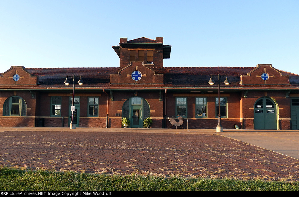 Former AT&SF depot